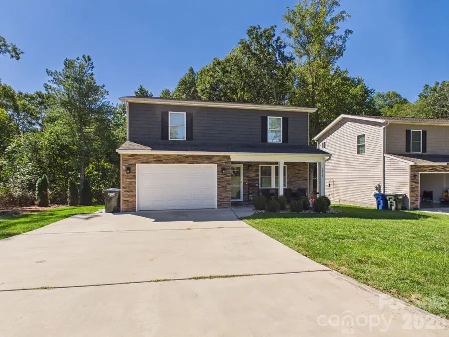 1358 26th Avenue Ne, Hickory, NC 28601 - #3