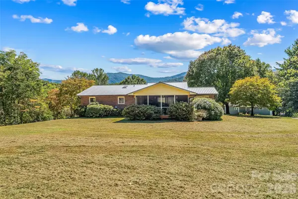 14 Three J Lane, Swannanoa, NC 28778