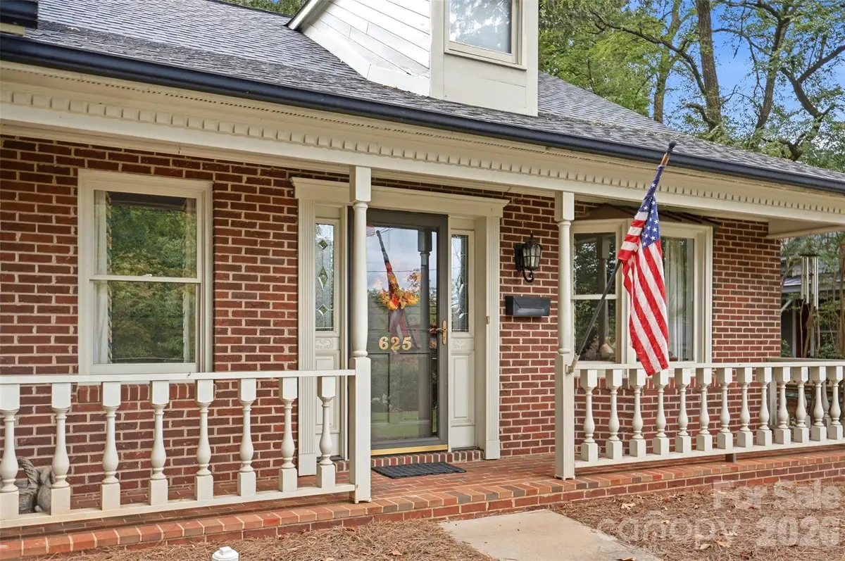 625 Davie Avenue, Statesville, NC 28677 - #1