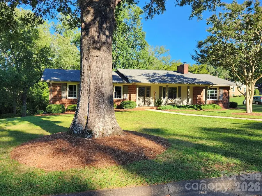 1007 Woodland Street Se, Valdese, NC 28690 - #2