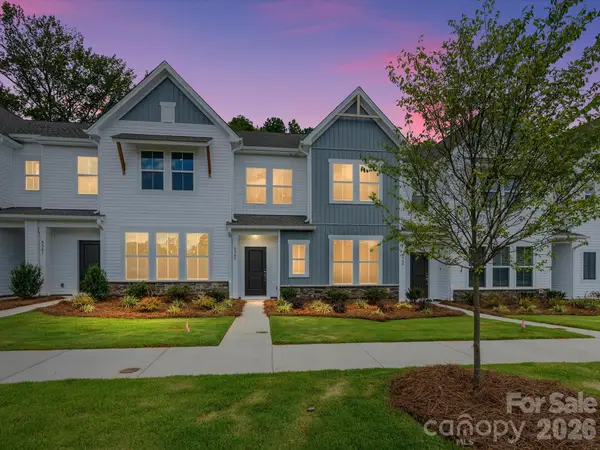 6565 Fire Lily Lane, Charlotte, NC 28216