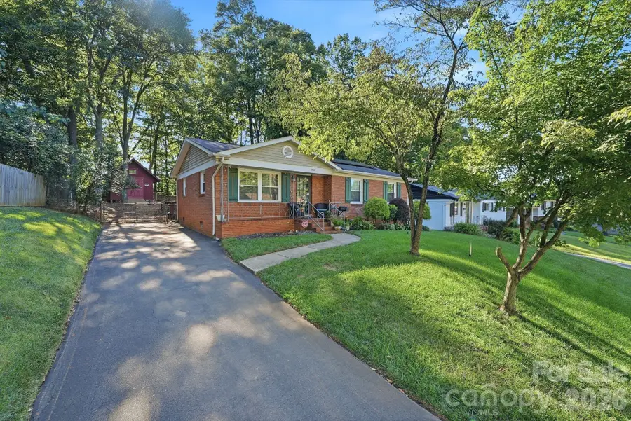 1524 Lanewood Place, Charlotte, NC 28208 - #2