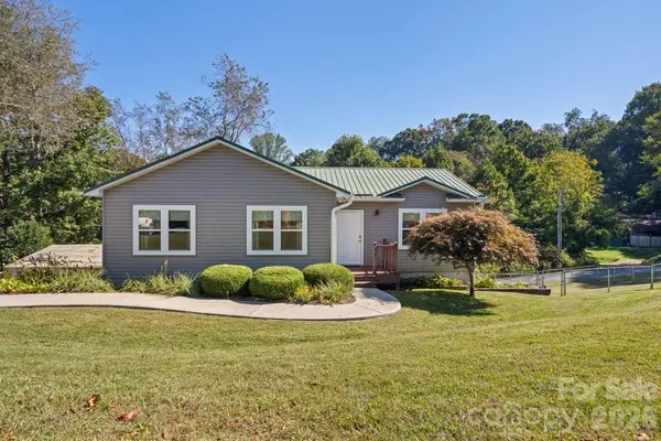 74 Ridgeline Road, Clyde, NC 28721