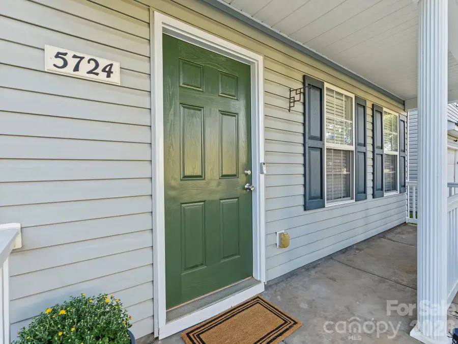 5724 Henderson Oaks Drive, Charlotte, NC 28269 - #2
