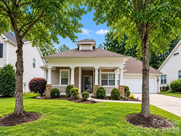 3820 Planters Watch Drive, Charlotte, NC 28278