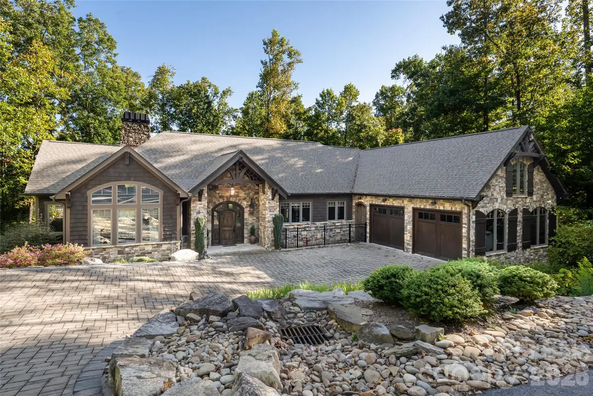 2 Cherokee Orchard Court, Fairview, NC 28730 - #1