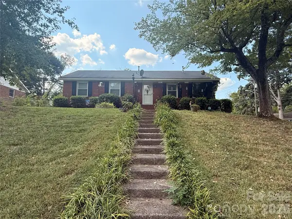 8100 Carrolwood Drive, Charlotte, NC 28217