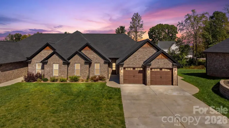 3331 48th Avenue Ne, Hickory, NC 28601 - #3