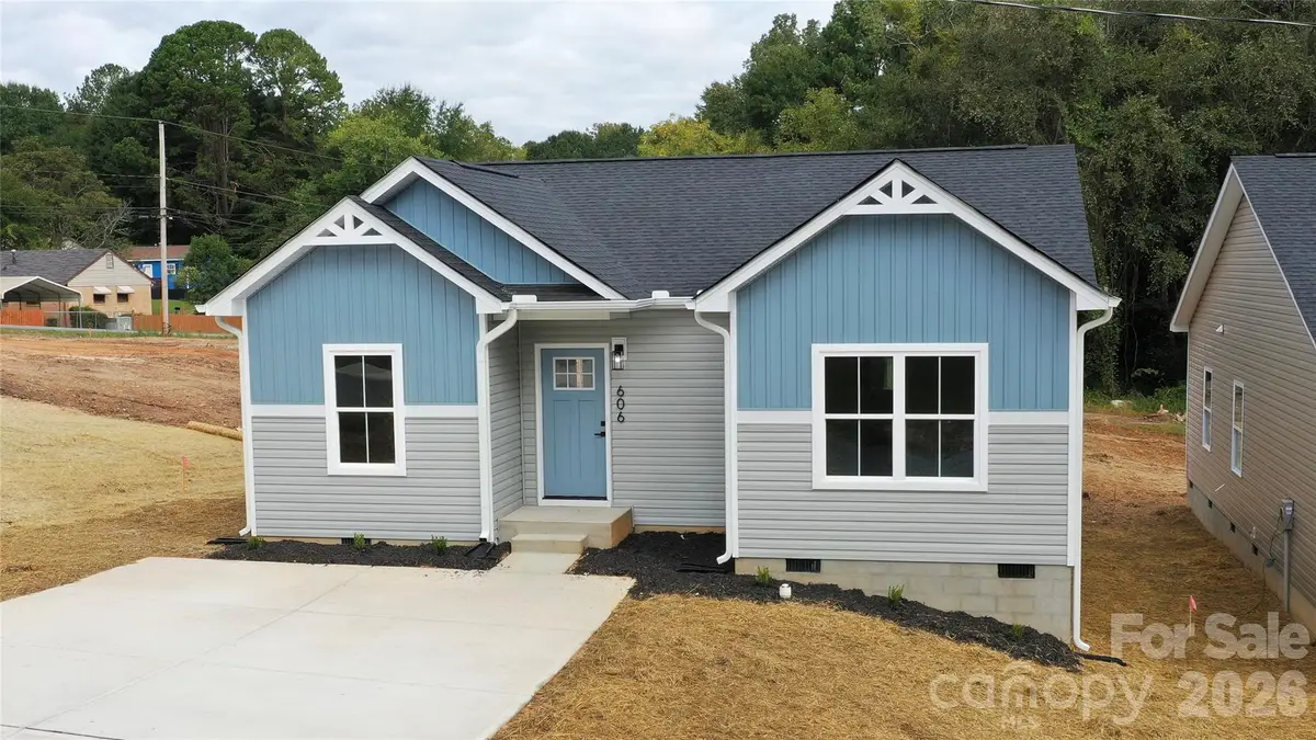 606 E Robinson Street, Dallas, NC 28034 - #1