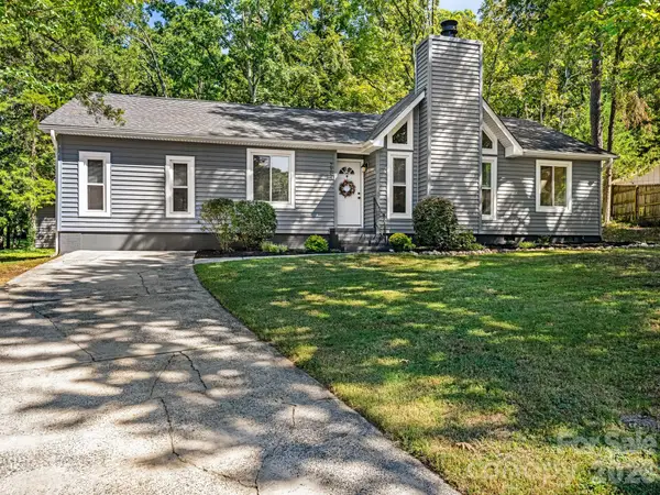 7904 Oakbark Lane, Charlotte, NC 28226