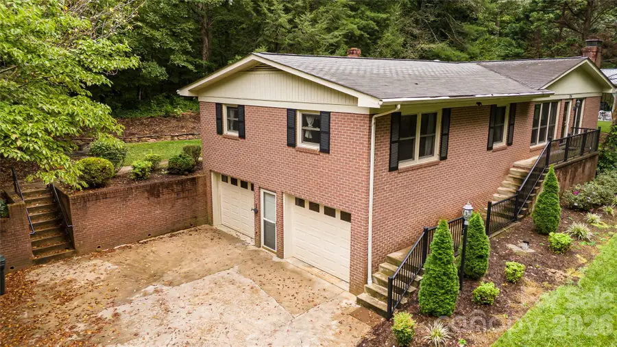 204 Sherwood Place, Morganton, NC 28655 - #3