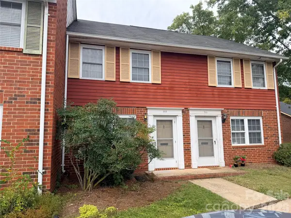 1300 Larchmont Place #202, Salisbury, NC 28144