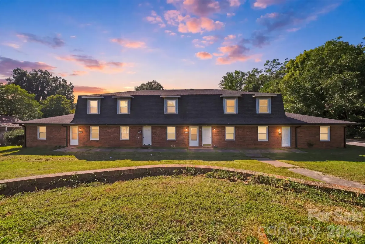 402 S Ashe Avenue, Newton, NC 28658 - #1