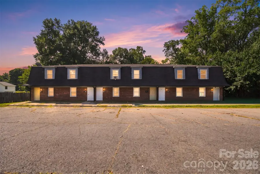 402 S Ashe Avenue, Newton, NC 28658 - #2