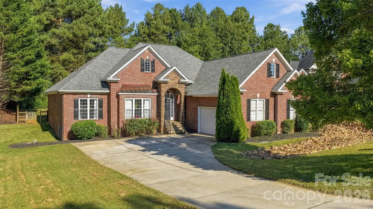 172 Honeysuckle Creek Loop, Mooresville, NC 28117 - #1