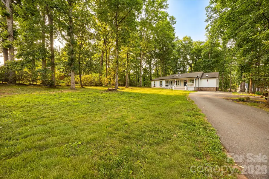 221 5th Street Ne, Conover, NC 28613 - #2