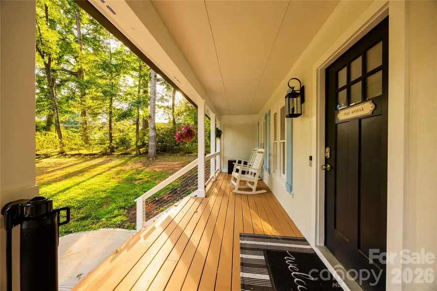 221 5th Street Ne, Conover, NC 28613 - #3