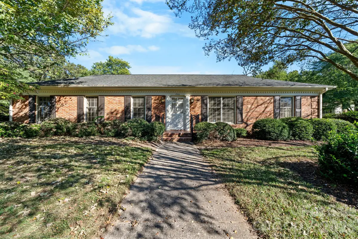 1910 13th Street Ne, Hickory, NC 28601 - #1