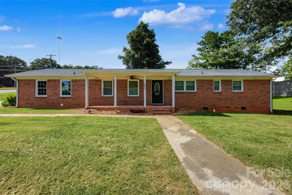 517 N Carolina Avenue, Statesville, NC 28677