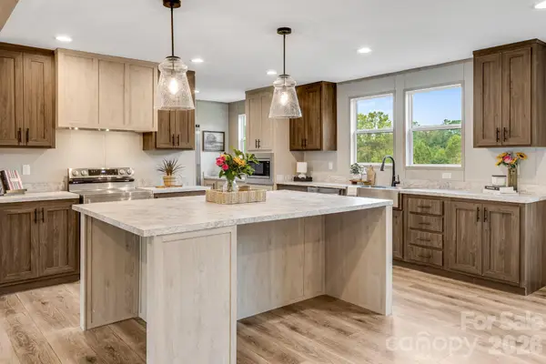 823 Jupiter Road, Weaverville, NC 28787