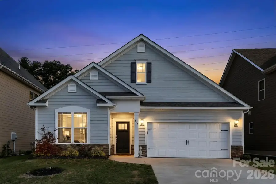 451 Fox Cove Cove, Hendersonville, NC 28792 - #2