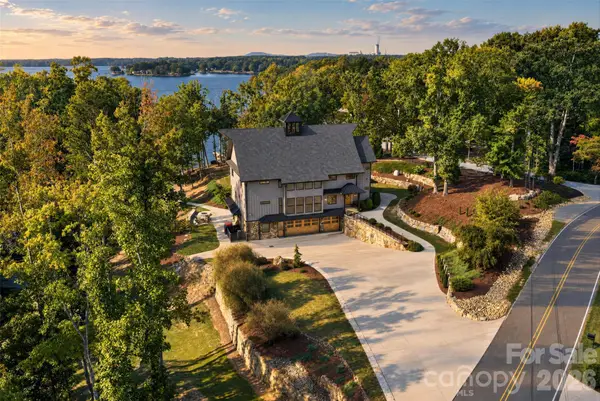 222 Greenbay Road, Mooresville, NC 28117