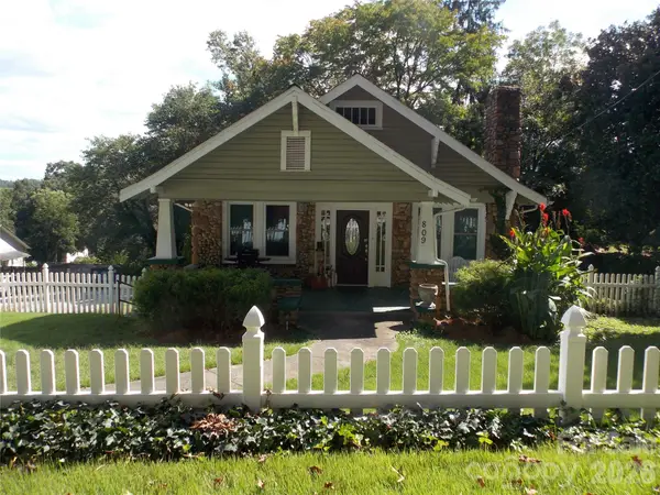 809 Grove Avenue, Lenoir, NC 28645