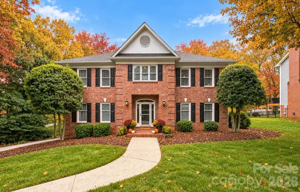 354 41st Avenue Place Nw, Hickory, NC 28601