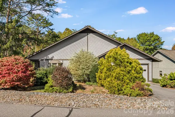 8 Zachary Ridge Road, Asheville, NC 28804