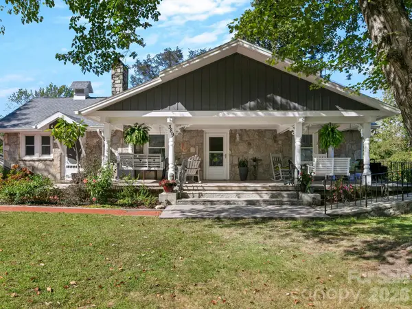 389 & 405 Courtland Boulevard, Hendersonville, NC 28791
