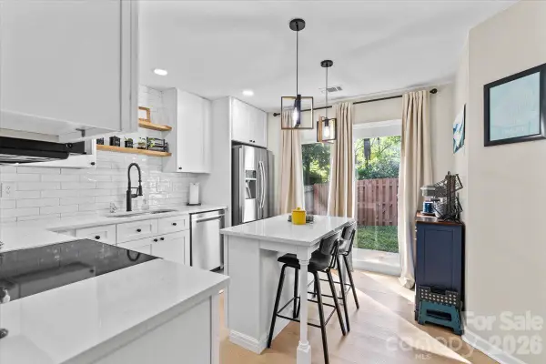 6073 Cougar Lane, Charlotte, NC 28269