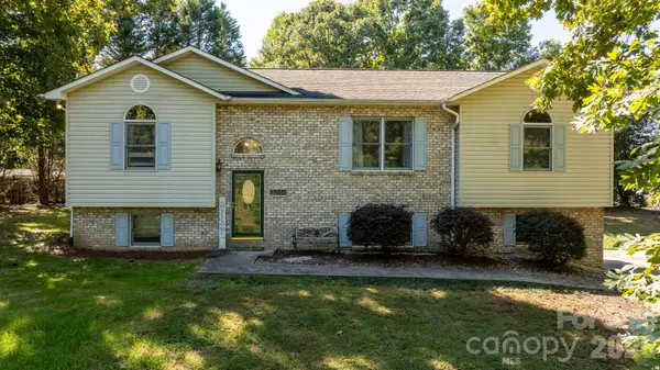 3261 Washington Way, Hudson, NC 28638