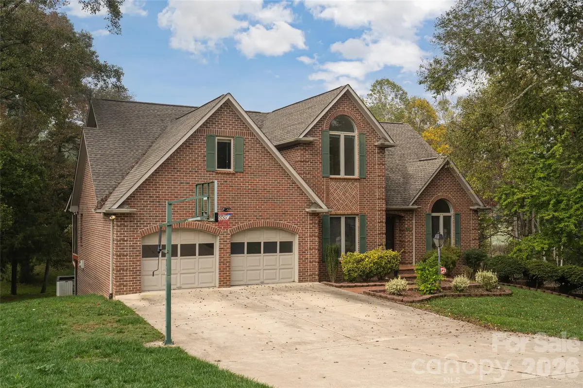 4943 Elmhurst Drive Ne, Hickory, NC 28601 - #1