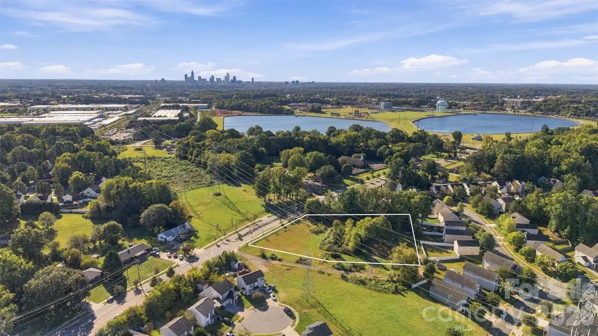 815 Oakdale Road, Charlotte, NC 28216 - #1
