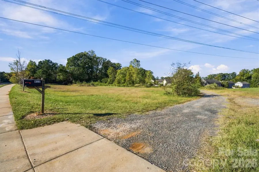 815 Oakdale Road, Charlotte, NC 28216 - #3