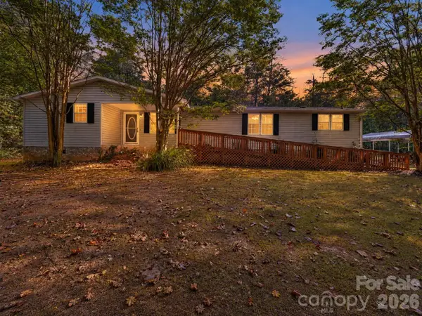 655 School Road E, Asheville, NC 28803