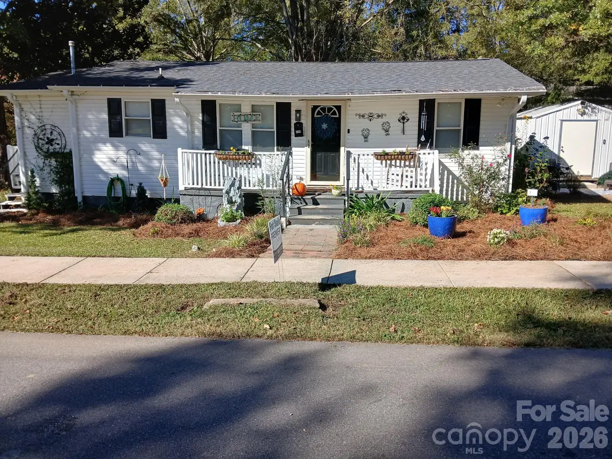 115 S Davis Street, Dallas, NC 28034 - #1