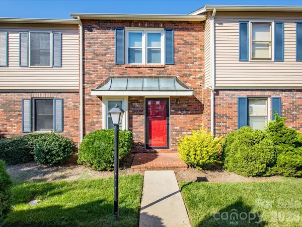 2705 N Center Street, Hickory, NC 28601