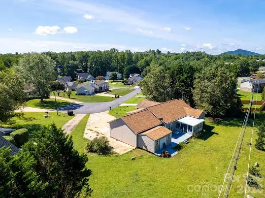 2065 Gary Lane, Hickory, NC 28602