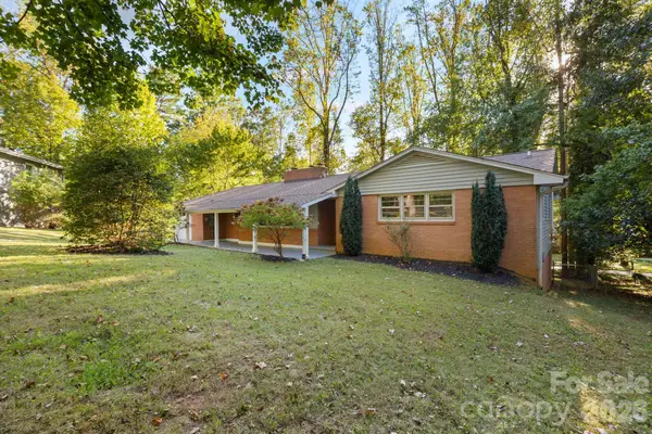 32 Oak Forest Drive, Asheville, NC 28803