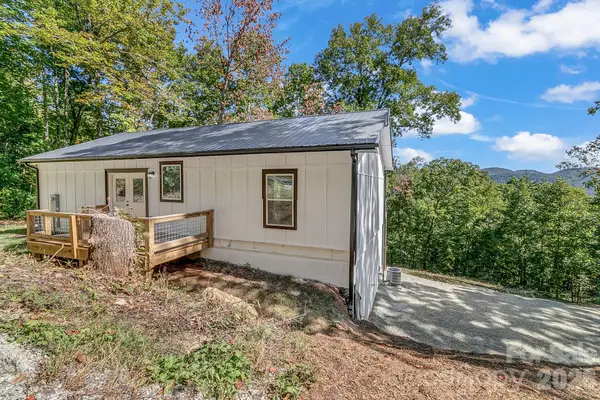 135 Bald Eagle Drive, Hendersonville, NC 28792