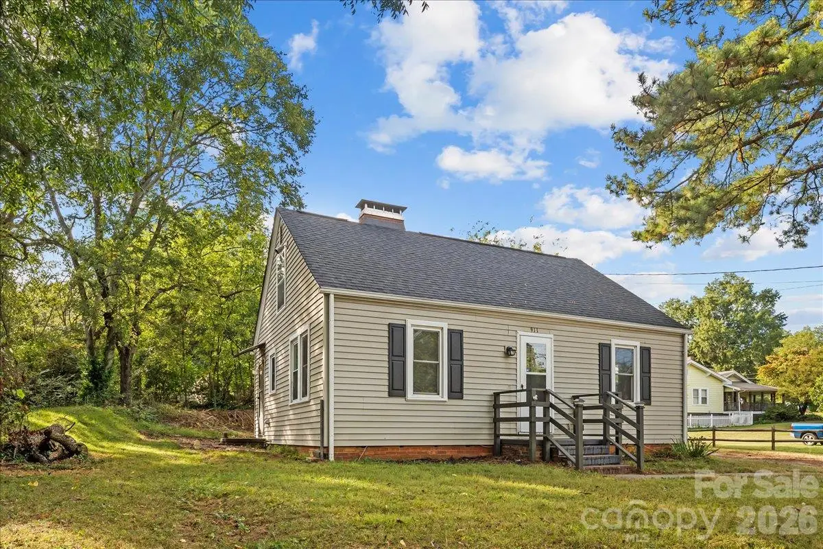 911 Carolina Avenue, Albemarle, NC 28001 - #1