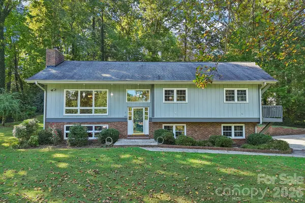122 W Laurel Lane, Etowah, NC 28729