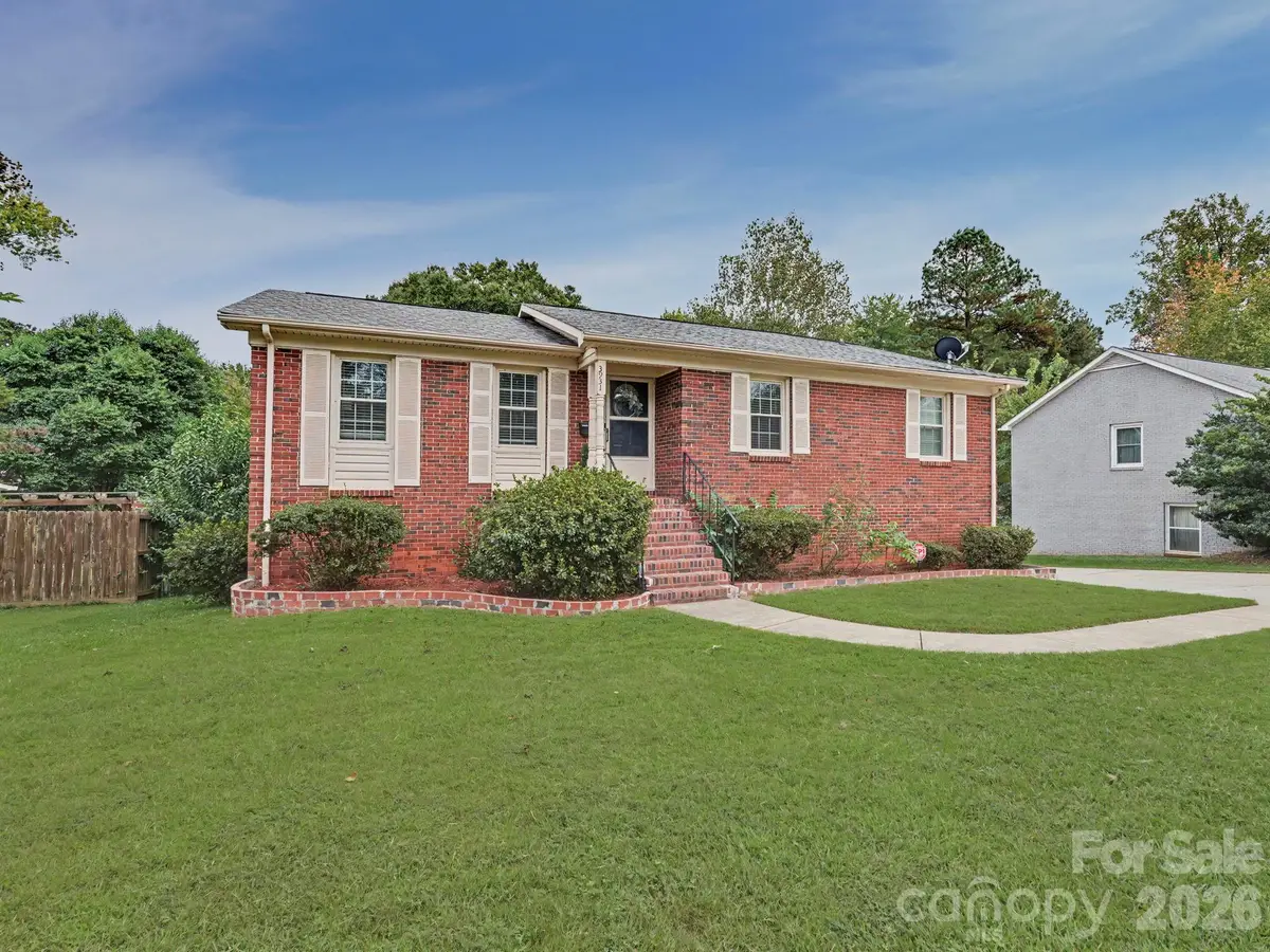 3931 Irvington Drive, Charlotte, NC 28205 - #1