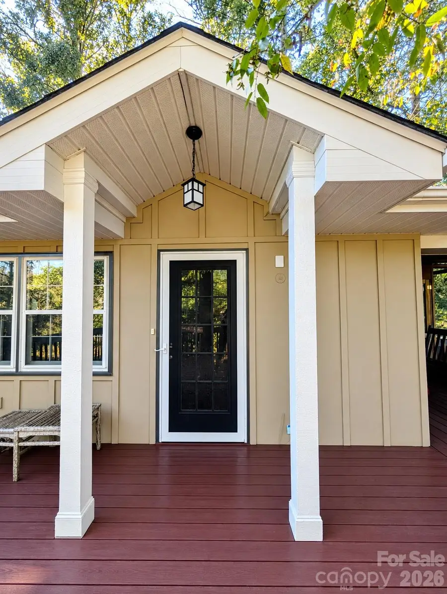 8 Riverbend Drive, Asheville, NC 28805 - #2