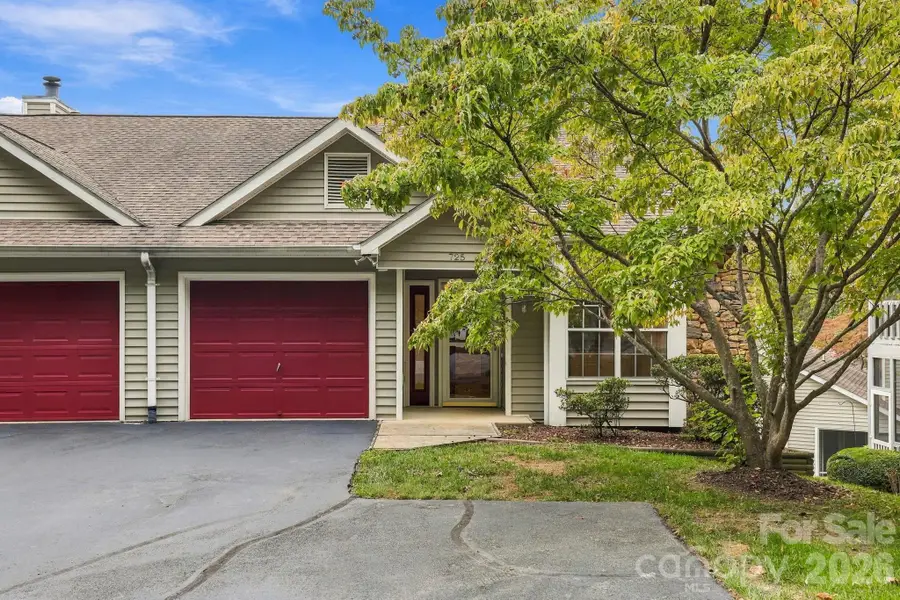 725 N Park Place, Hendersonville, NC 28791 - #2