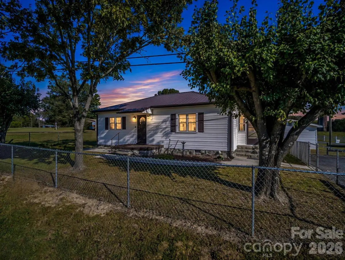7508 Dallas Cherryville Highway, Cherryville, NC 28021 - #1