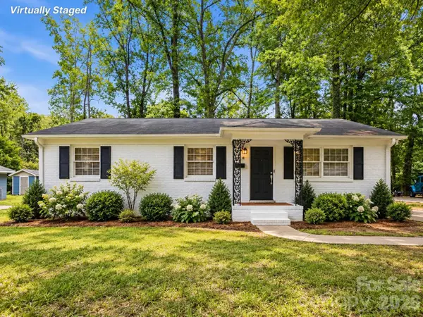 6308 Covecreek Drive, Charlotte, NC 28215