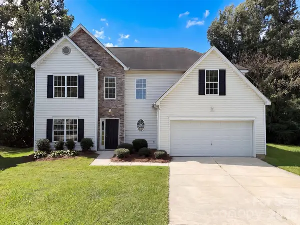 8902 Woodland Hills Road, Charlotte, NC 28269