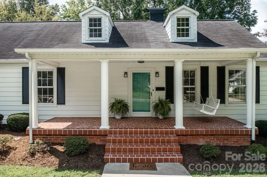 57 19th Avenue Nw, Hickory, NC 28601 - #2